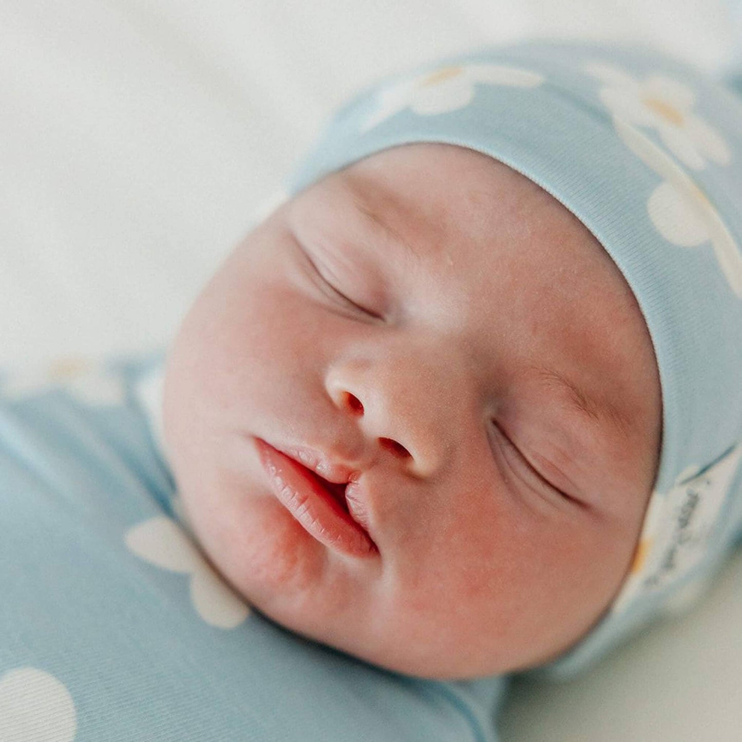 Top Knot Hat - Della: 0-4 Months