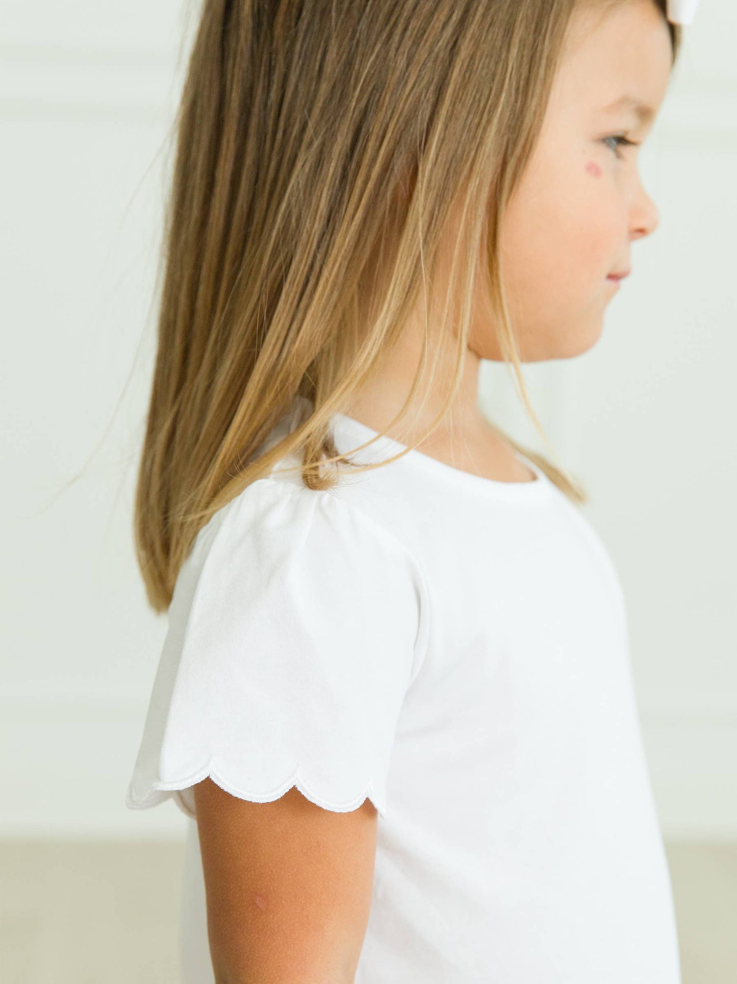 Girls White Knit Short Sleeve Scallop Tee
: White / 4T