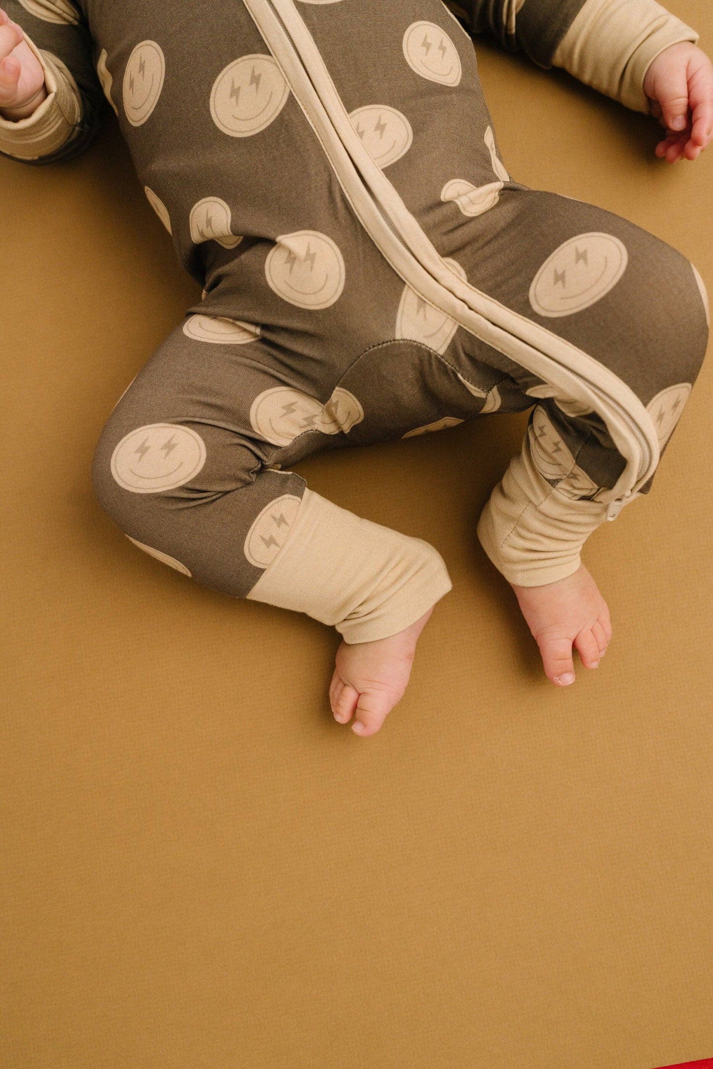Neutral Smileys Bamboo Sleeper: Newborn