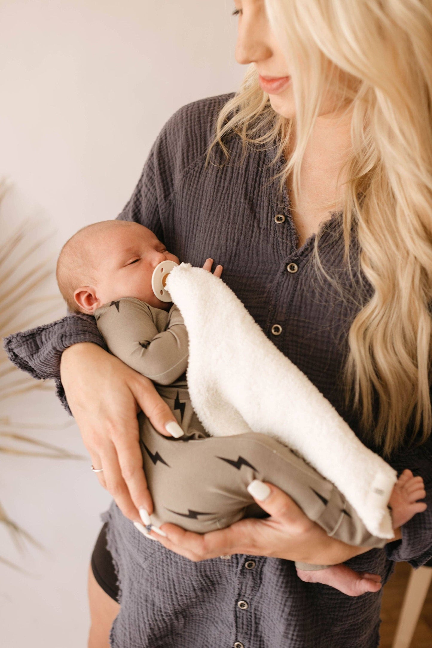 Bamboo Zip Pajamas | Brown & Black Lightning Bolt: 6-12 Months