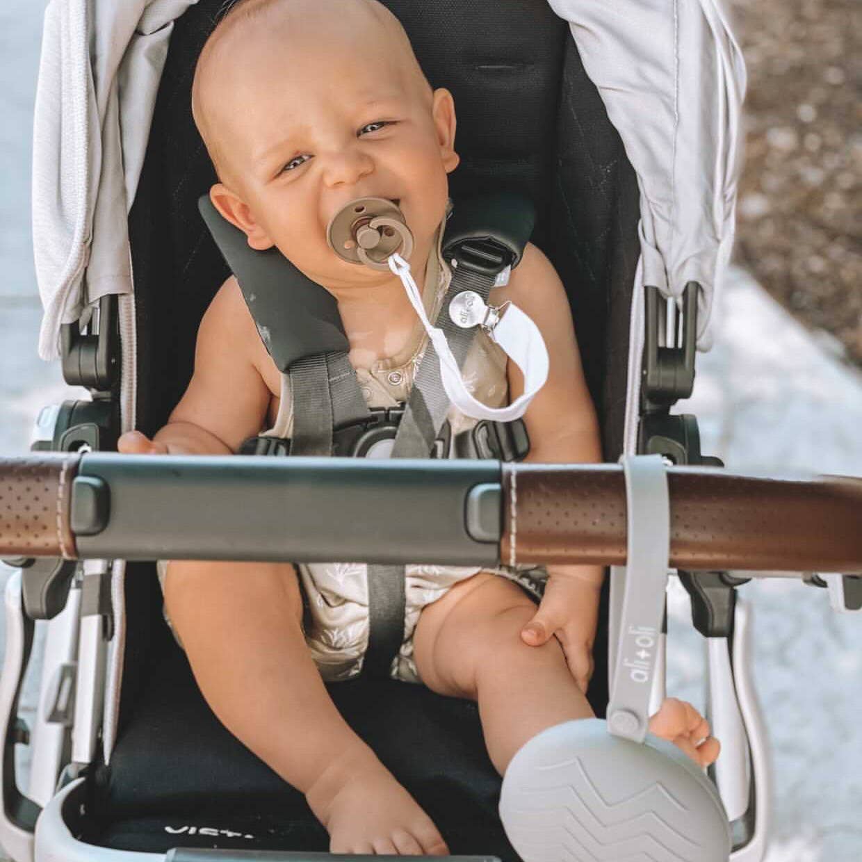 Ali+Oli Linen Pacifier Clips (set of 3): Sky