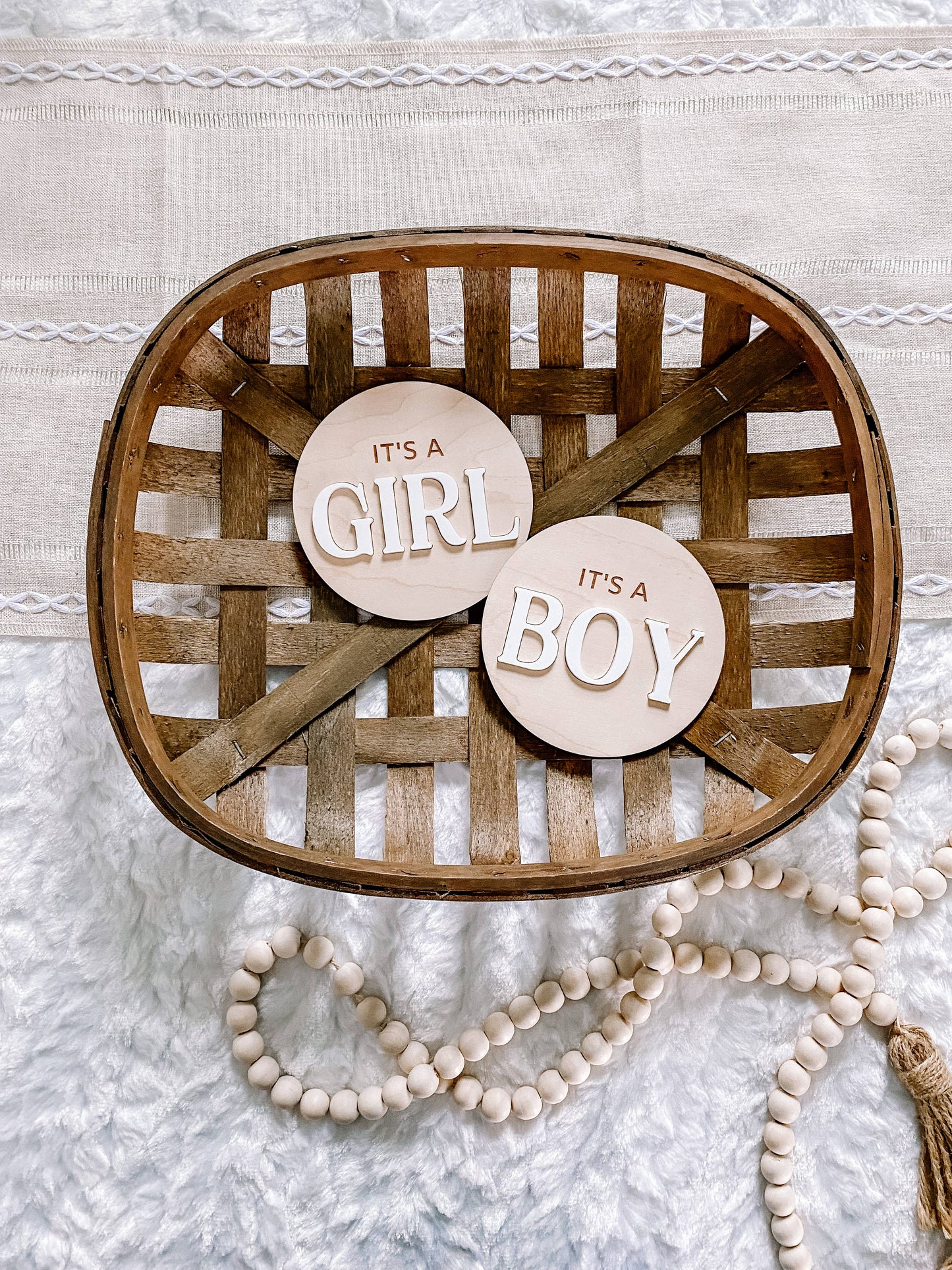 It’s a Boy Gender Reveal Announcement Sign - Round: Navy