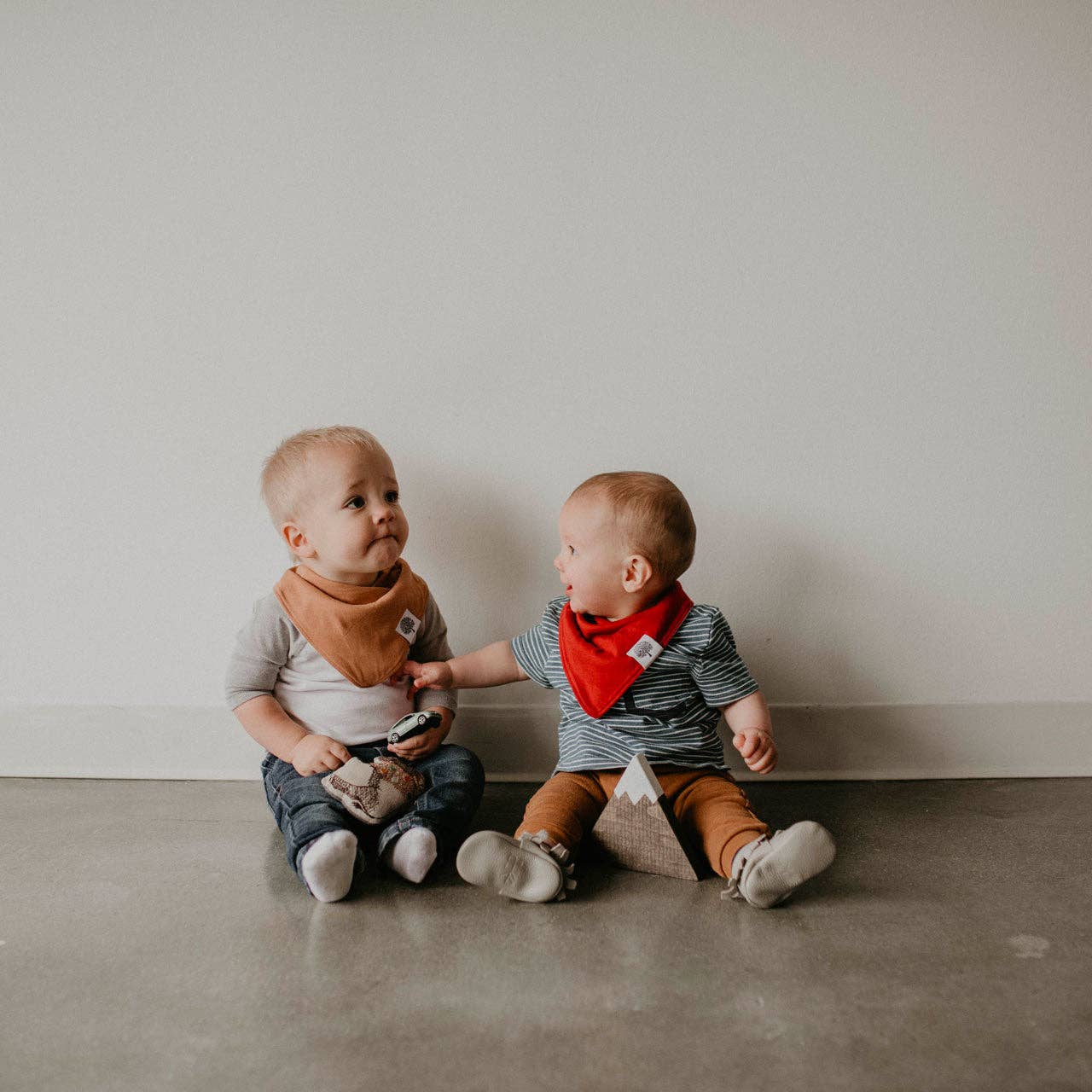 Basics Bandana Bib Set (8 pack)