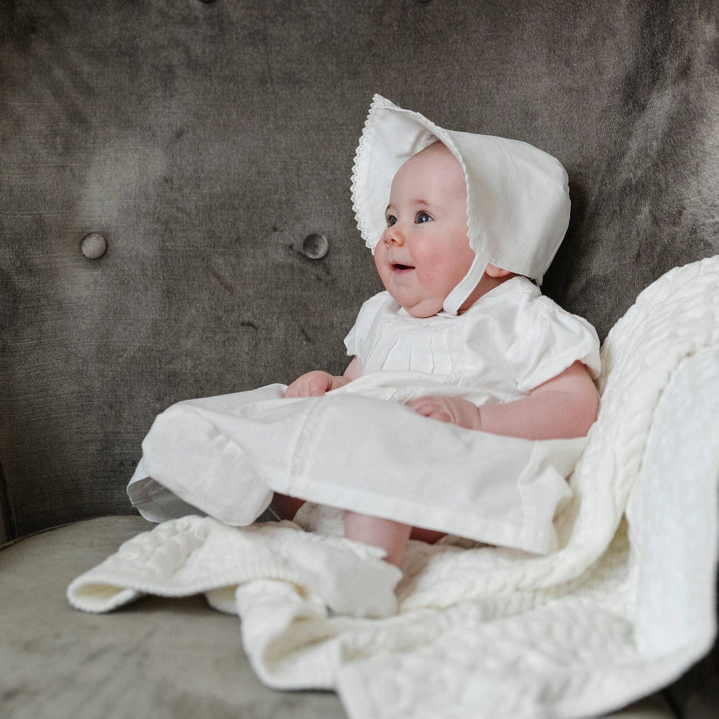 Linen Bow Soft Shoe: Soft White Linen Bow / 0-3 Months