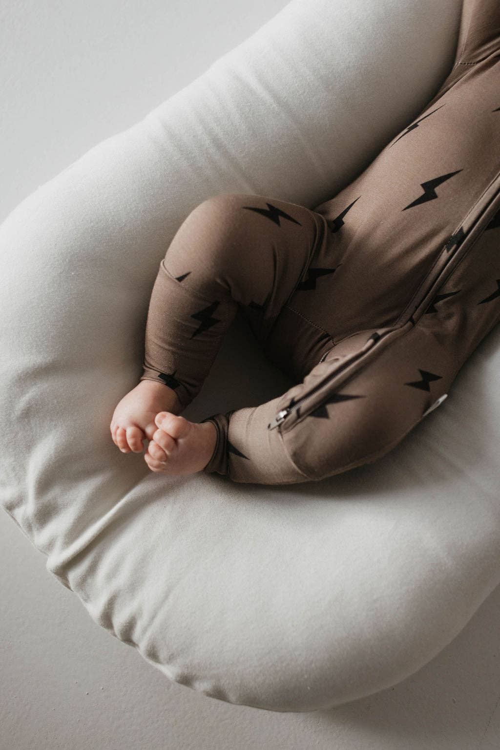 Bamboo Zip Pajamas | Brown & Black Lightning Bolt: Newborn