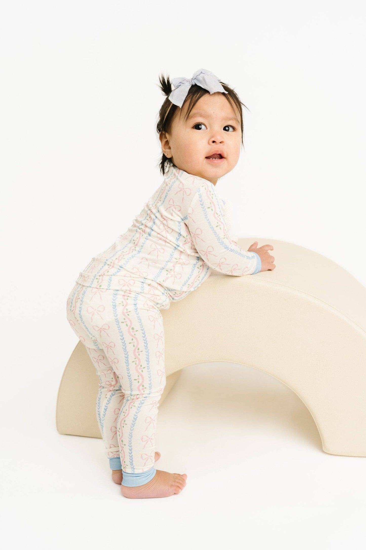 Dainty Bows Bamboo Set
